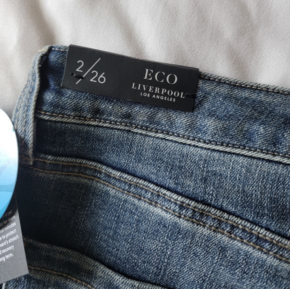 NWT! Liverpool Shorts - 2 - Picture 6 of 8